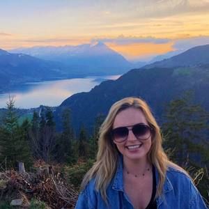 Meet your Posher, Carly